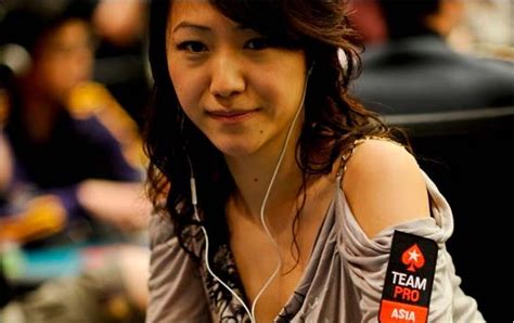 Sexy Lips PokerStars